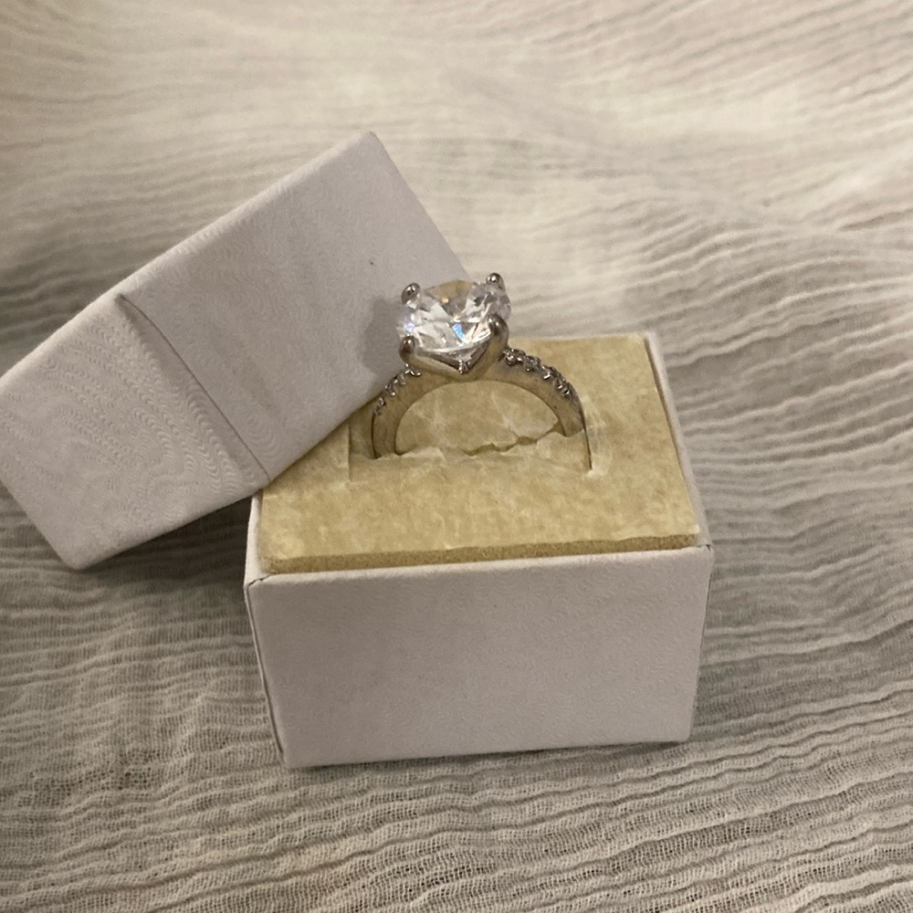 Elegant Silver Diamond Ring